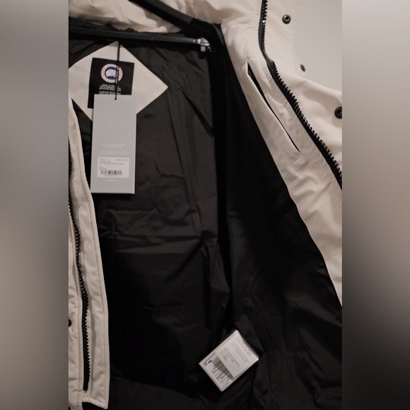 *NWT Canada Goose Wyndham Parka Heritage - Picture 5 of 9
